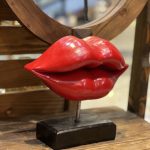 دکوری رومیزی تندیس لب | Lip statue desktop decoration